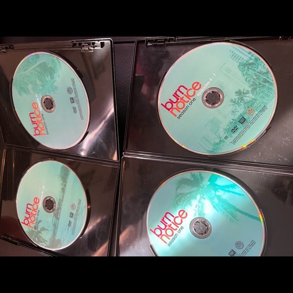 Burn Notice DVD Season 1 - Picture 2 of 3